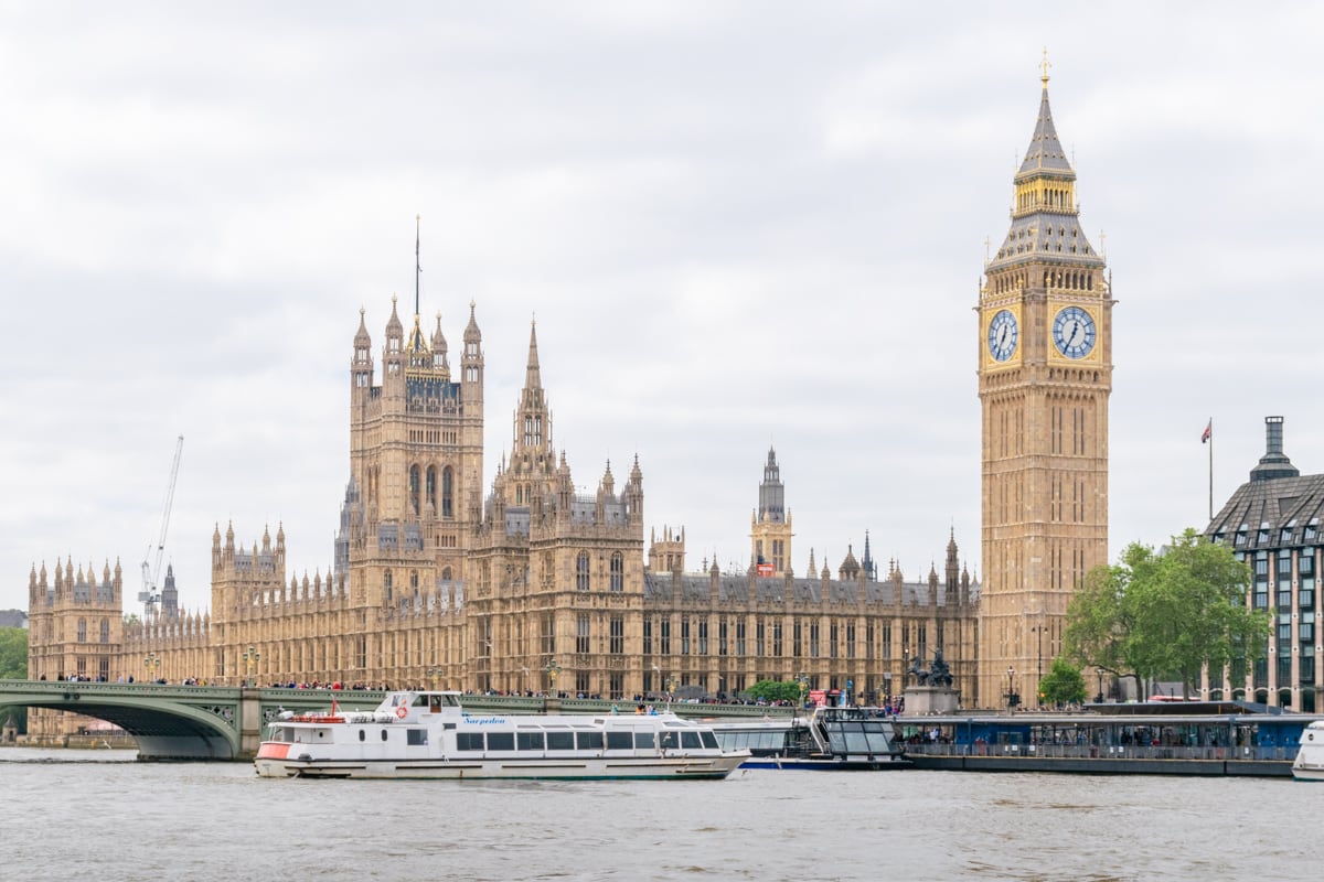 Vue du palais de Westminster depuis la Tamise